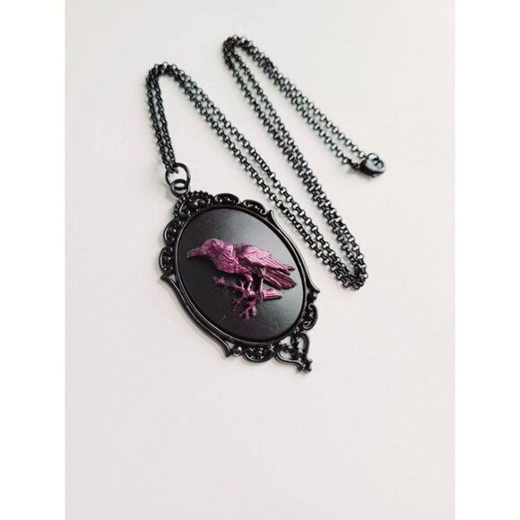 Purple Iridescent Raven Crow Gothic Rockabilly Cameo Black Necklace Pendant - Picture 4 of 6